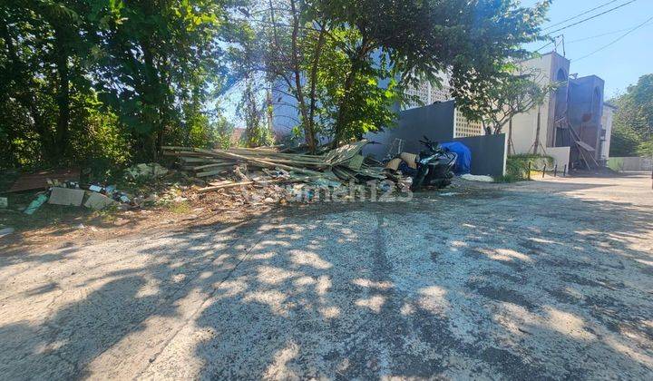 For Sale Rare Land Small Size on Jalan Umalas I Kerobokan North Kuta Badung Close to Petitenget, Batubelig, Seminyak Canggu Berawa 2