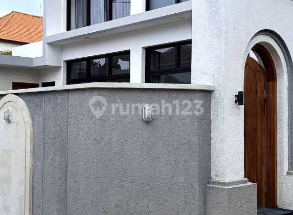 Brand New Full Furnished 2 + 1 Bedrooms Villa In Padonan, Canggu Brand New Full Furnished 2 + 1 Bedrooms Villa In Padonan, Canggu