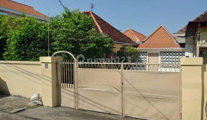 Rumah Rangkah Strategis Hitung Tanah Row 2 Mobil 1