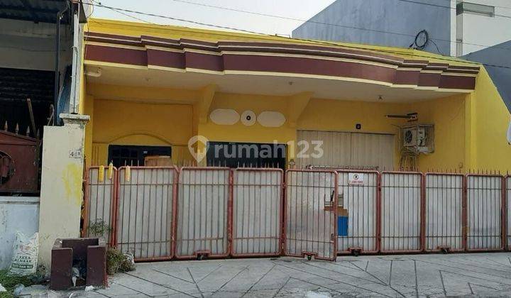 Rumah Babatan Pantai Strategis, Row 2 Mobil 1