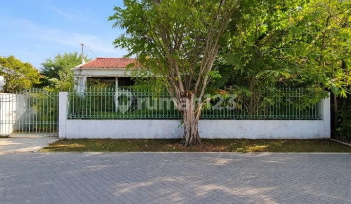 Rumah Klampis Semolo Timur Strategis, Row 2 Mobil