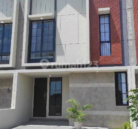 Rumah Pantai Mentari Strategis, Row 3 Mobil 2