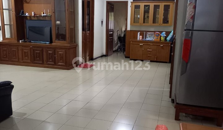 For Sale: Wisma Permai House Ready to Occupy Near Galaxy Mall, 2 Carports, 1 Garage 2