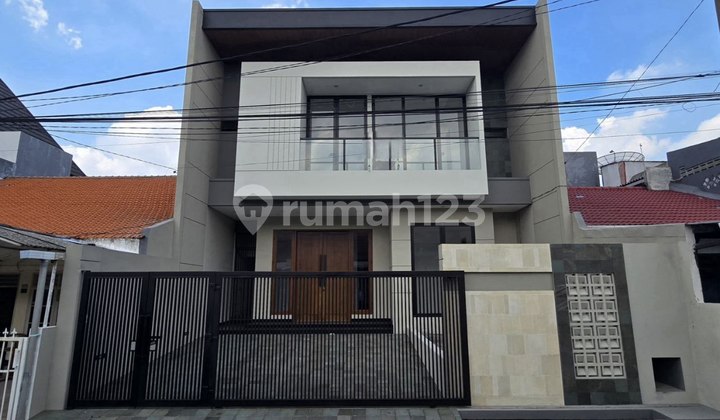 Rumah Manyar New Minimalis Row 2.5 Mobil Akses Pembantu, Carport 2, Tandon Atas Bawah