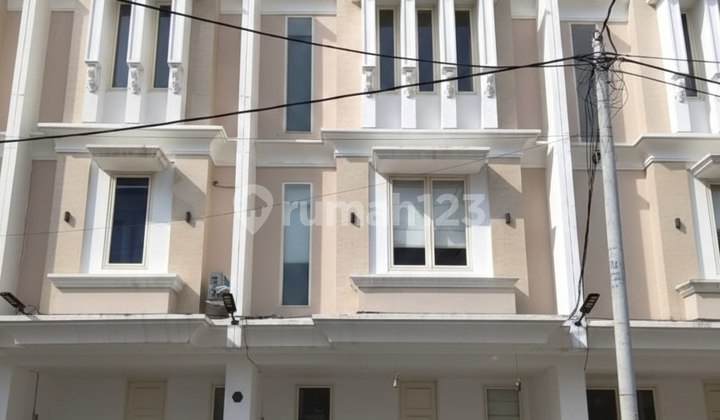 Dijual Rumah Dharmahusada Indah Barat Bangunan 3 Lantai Siap Huni 1