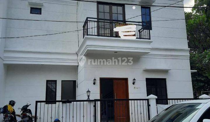 Rumah Bagus Hoek Semi Furnished di Kucica Bintaro (budir) 1