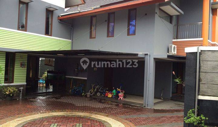 Rumah Keluarga Luas 3 Rumah 1 Pagar di Cikini Bintaro 2