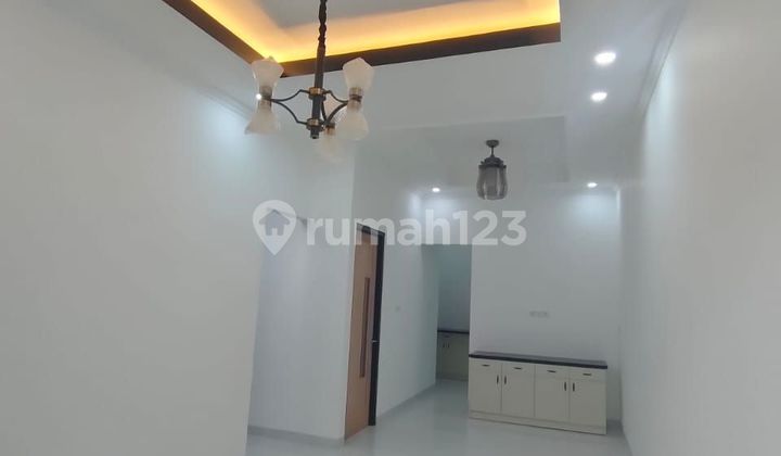 Semi-furnished new house in Kencana Loka BSD (lenng) 2