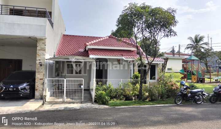 Rumah Samping Taman di Sentul City