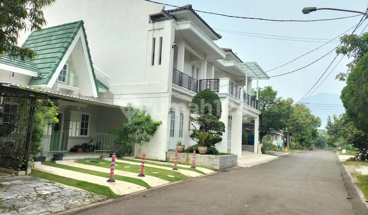 Beautiful Fully Furnished House in Taman Venesia Sentul City, Good House with SHM at Jl. Taman Venesia Raya No. 125, Sumur Batu, Babakan Madang, Bogor, West Java, Indonesia, 16810, Sentul City 2