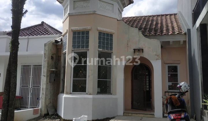 Unique House In Casablanca Sentul City Independent City House Needs Minimal Renovation HGB in Casablanca Sentul City Cluster, West Casablanca Street, Citaringgul, Babakan Madang, Bogor, West Java, Indonesia, 16810, Sentul City 2