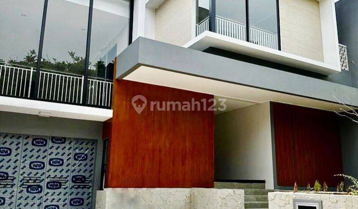 Disewakan Rumah Modern Siap Huni Lokasi Strategis di Kebayoran Bintaro 1