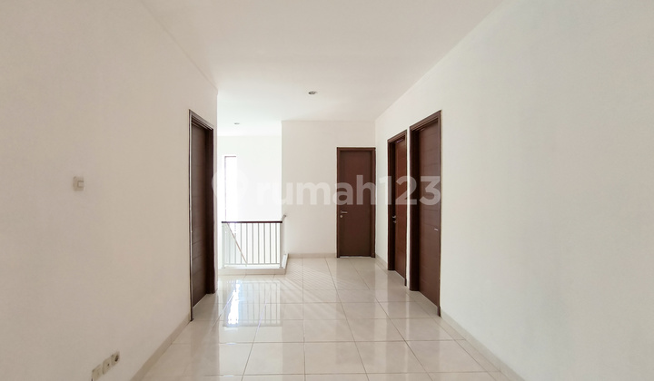 Dijual Rumah Posisi Hoek Lokasi Sangat Strategis di Bintaro Jaya Sektor 9 2