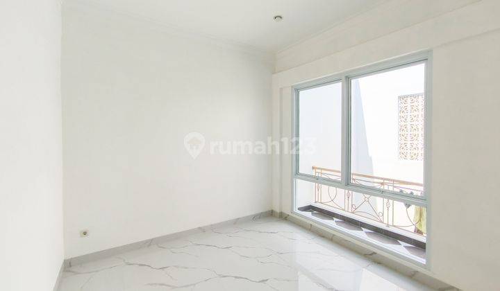 Rumah Baru Modern Minimalis Di Emerald Bintaro Jaya Sektor 9 2