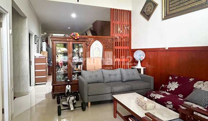 Dijual Rumah 2 Lantai Siap Huni di Graha Raya Bintaro
