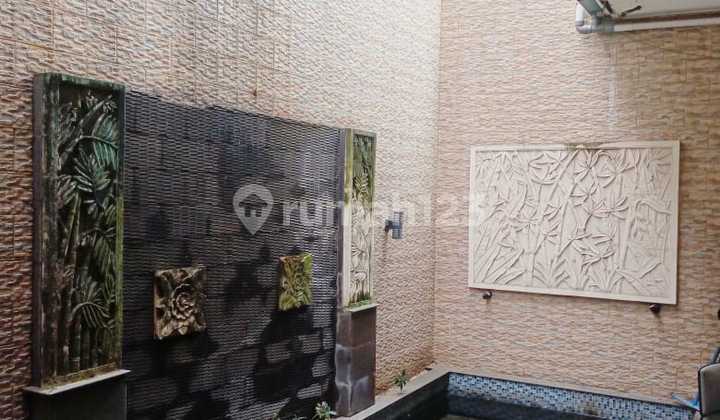 Dijual Rumah Dengan Pool Berlokasi di Kebayoran Bintaro 7