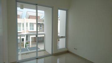 Rumah Cantik Hook 2 Lantai, Siap Huni Harga Murah di Green Puri, Jakarta Barat 2