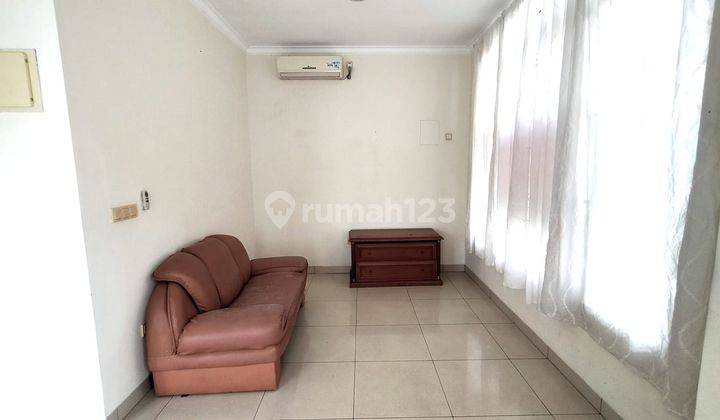 Rumah Hook Bawa Hoki Siap Huni Harga Murah di Eropa, Green Lake City, Tangerang 2