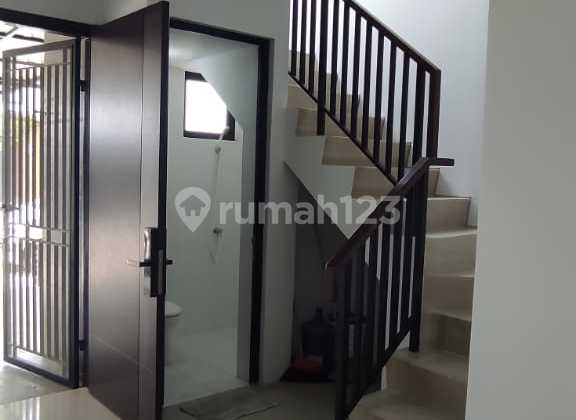 Brand New, Rumah Baru 2,5 Lantai Semi Furnish Siap Huni, Harga Murah di Citra Garden Puri, Kalideres, Jakarta Barat 1