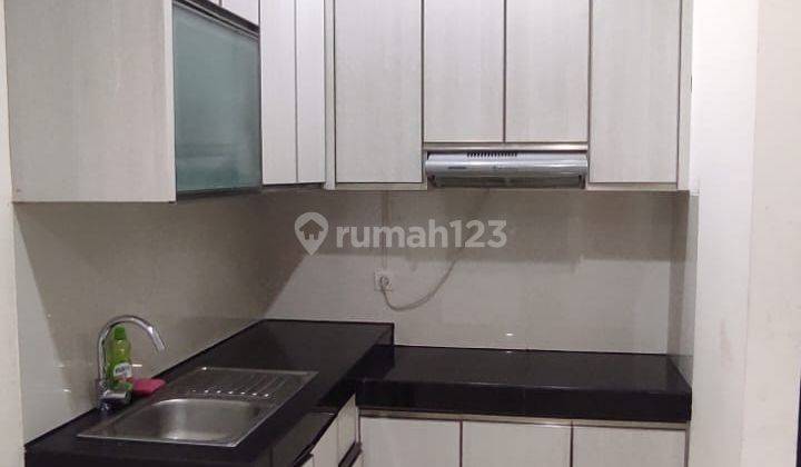 Rumah Bagus 2 Lantai Semi Furnish, Shm, Lokasi Strategis, Harga Murah di Green Village, Cipondoh, Tangerang 1