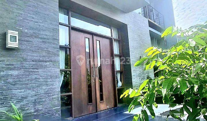 Dijual Rumah Mewah Bagus Siap Huni 2 Lantai Utara, Bebas Banjir Dekat Mall Dan Tol, Lokasi Strategis di Komplek Puri Indah, Puri Kembangan, Meruya, Jakarta Barat 1