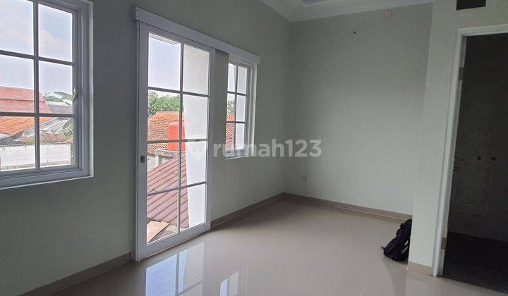 Rumah 2 Lantai 3 Kamar Tidur di Jatiranggon 2