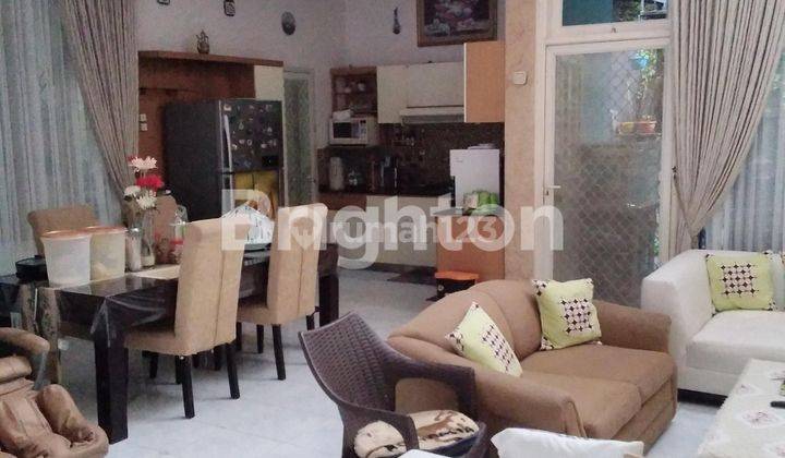 RUMAH MEWAH 2 LT DI RUNGKUT ASRI SURABAYA DEKAT MERR