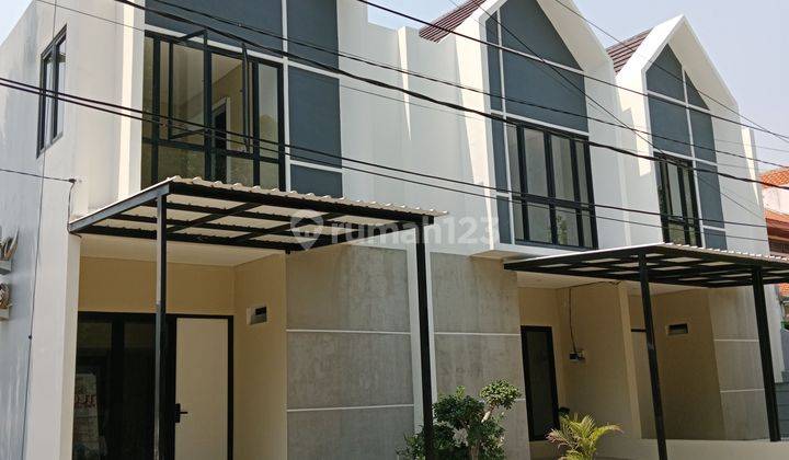 Rumah Baru 2 Lantai Rungkut Asri 1m-An