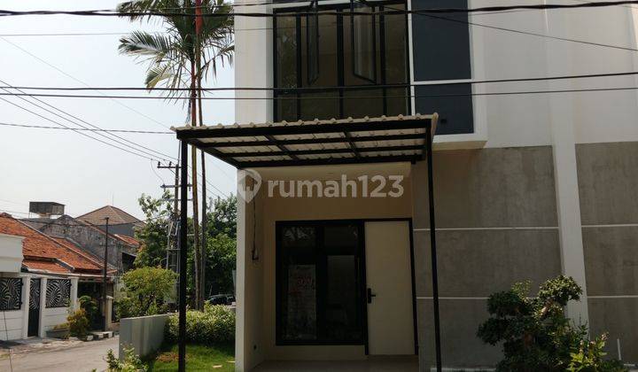 Rumah Baru 2 Lantai Rungkut Asri 1m-An