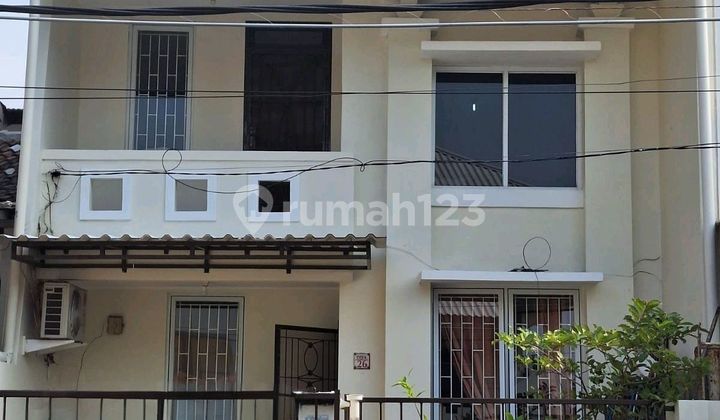 For Sale Ready-to-Occupy 1.5-Story House in Sector 7b