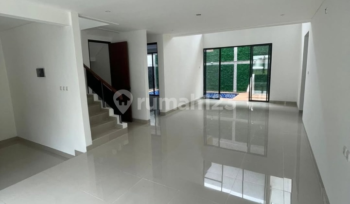 Turun Harga !! Rumah Baru Modern 2 Lantai Swimming Pool di Bintaro 2