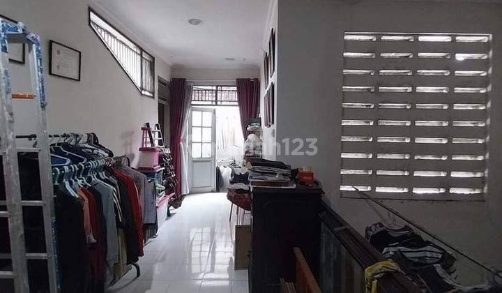 Rumah 2 Lantai Rapi di Sektor 3A Bintaro  2