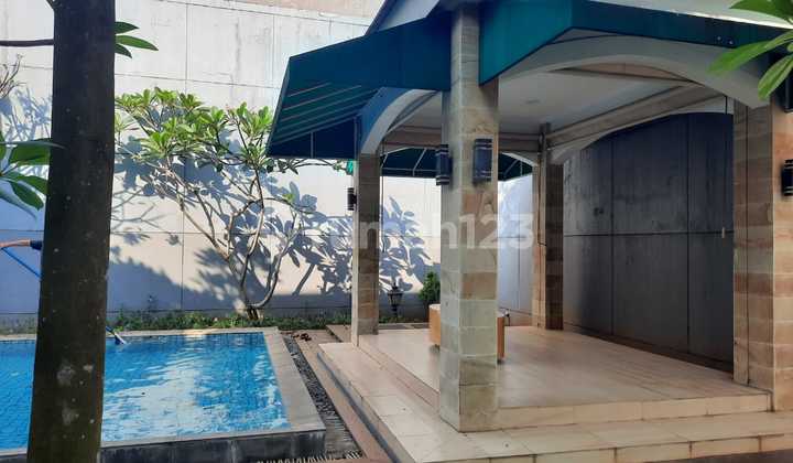 Rumah Mewah Furnished Swimming Pool Kawasan Elite Di De Park Bsd 2