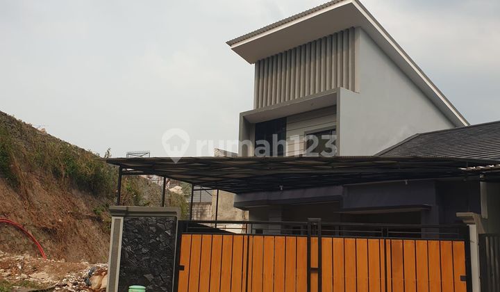 Rumah Baru 2 Lantai Tanah Luas Dekat ke Bsd City
