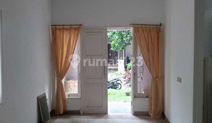 Jual Cepat dan Murah ! Rumah 2 Lantai Dekat Mall Sms di Gading Serpong 2