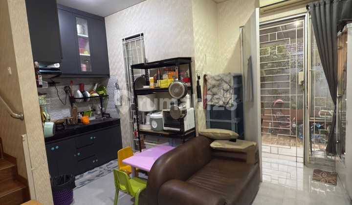 Bagus dan Murah !! Rumah Rapi Semi Furnished di Milano Village Gading Serpong 2