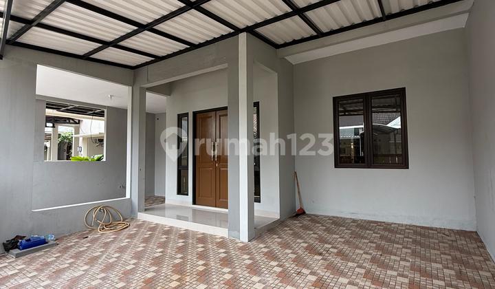 Great !! Newly Renovated House With Many Rooms And Large Land In A Cluster At Bsd City 2
