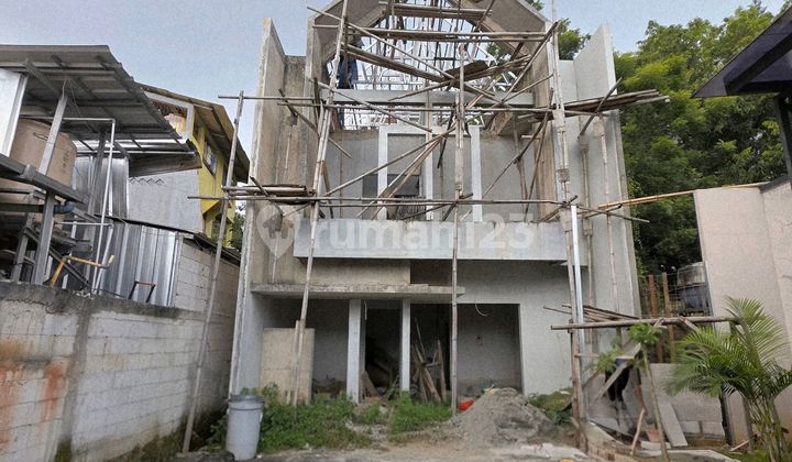 Sisa 1 Unit Murah!! Rumah Baru 2 Lantai Tahap Finishing di Serua Depok 2