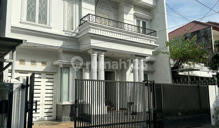 Rent a Neat, Move-In Ready House in Pondok Indah, Jakarta 2