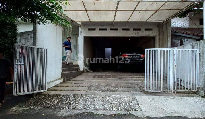 rumah luas siap huni hanya butuh penge cat an aja dalam komplek aman nyaman one gate system lokasi di hook ada taman nya sangat luas adem lokasi strategis deket ke toll andara 1