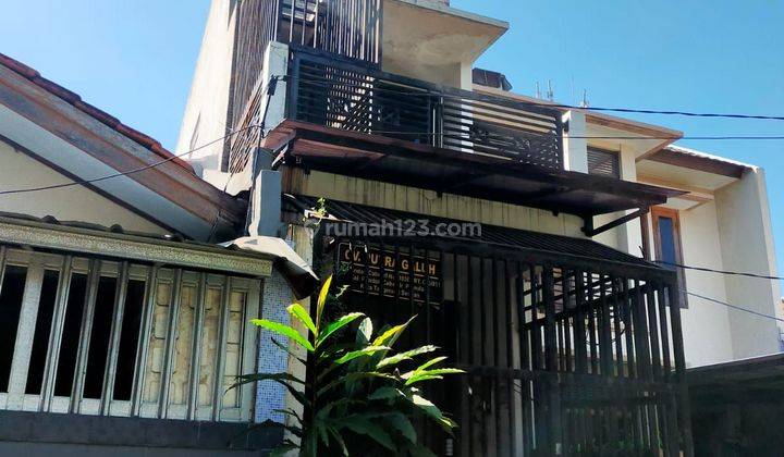 di jual rumah di pondok cabe lokasi pinggir jalan bisa buat usaha dan hunian aman nyaman bisa di akses lewat cinere jg deket ke jalan raya deket sekolah dan kampus 1