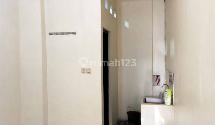 di jual rumah di pondok cabe lokasi pinggir jalan bisa buat usaha dan hunian aman nyaman bisa di akses lewat cinere jg deket ke jalan raya deket sekolah dan kampus 2