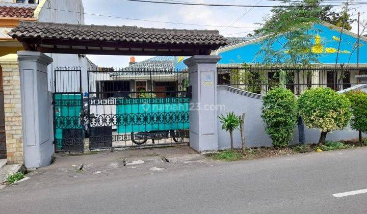 di jual rumah pinggir jalan petukangan pesanggrahan cocok untuk kantor ataupun hunian selangkah ke to jorr,lomasi aman dan nyaman cocok jg di jadikan gudang atau perkantoran bebas banjir aman dan nyaman kondisi rumah masih sangat baik dan masih di tempati 1