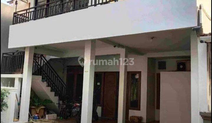 dijual rumah secondary siap huni bagus dna terawat tinggal nge cat aja dalma komplek p d k pondok labu aman nyaman bebas banjir jalan fruis 2 mobil deket ke MRT lebka bulus,9 menit ke PIM,dan universitas muhamadiyah 1