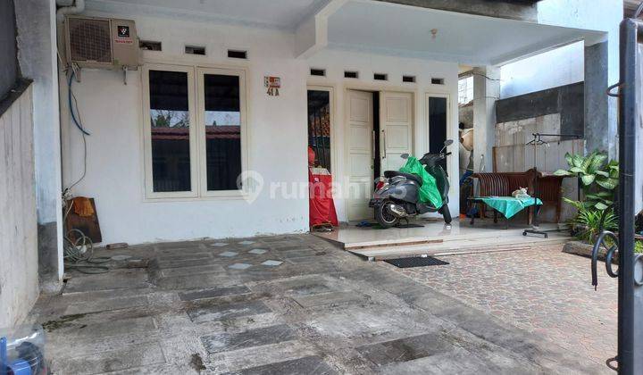 di jumah secondary siap huni dalam pemukiman rumah terawat tinggal di cat aja,lingkungan masih asri aman nyaman bebas banjir keamanan 24 jam one gate sistem deket ke perkantoran tb simatupang deket ke toll jorr   2