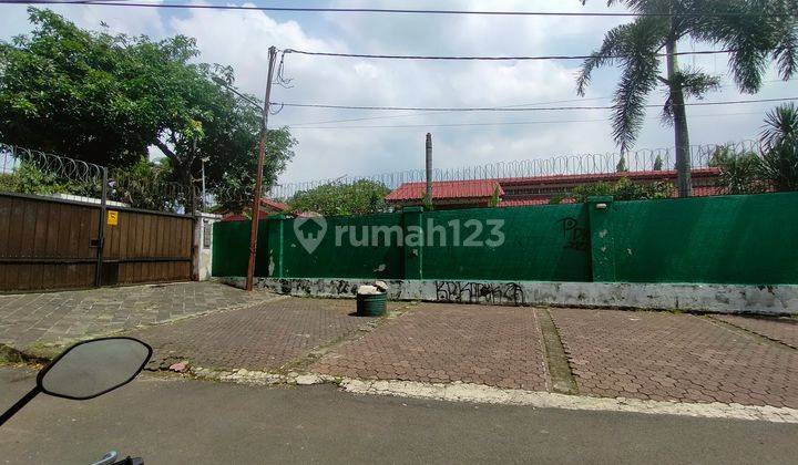 rumah lux bergaya clasic dg kolam renang luas 1