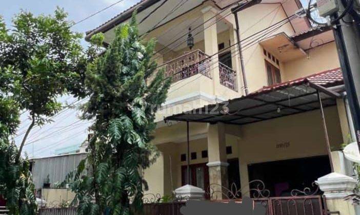 dijual rumah secondary siap huni,rumah bersih dna rapi dengan bangunan kokoh dan terawat,lingkungan masih asri lokasi juga strategis deket ke toll desari bisa lewat kukusan atau ke to jorr bisa lewat kukusan,lingkungan bersih aman dan nyaman dan bebas ban 1