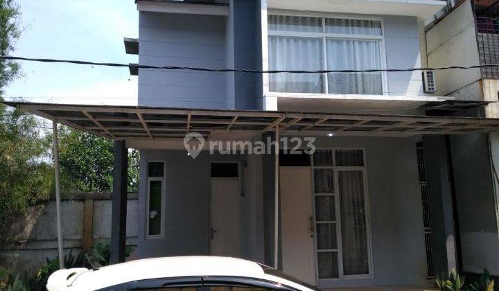 disewakan rumah langsung 2 th 130jt fully furnish tinggal bawa koper ,rumah dalam cluster lokasi strategis deket kecamatan cinere amam nyaman dan tidka banjir keamanan 24 jam lokasi strategis deket ke pasar segar,living plaza dan deket ke toll desari ting 1