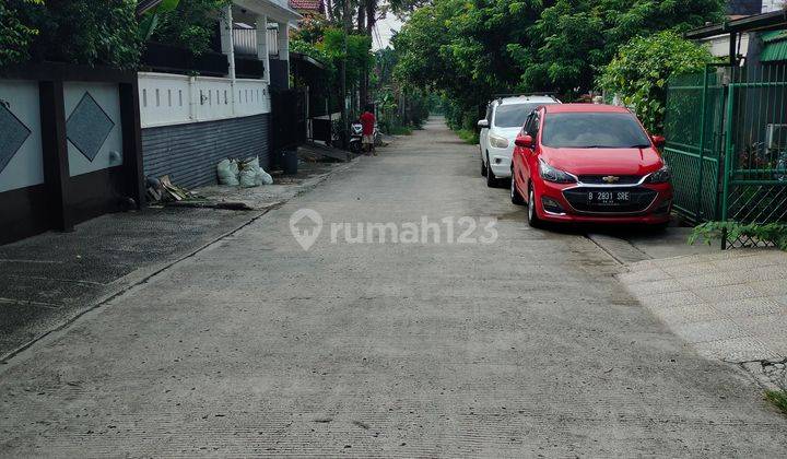 dijual rumah lama siap huni masih bagus layak huni hanya perku sedikit perbaikan,atau bisa di renofasi sesuai selera harga paling murah lokasi strategis selangkah ke sekolahan dian didaktika,avicenna dan tk al kautsar,deket juga toll jor lewat limo ,kompl 2