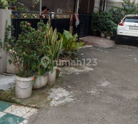 dijual rumah modern dalam komplek besar siap huni lokasi strategis deket akses toll sawangan deket ke dtc,deket ke sekolah alhamidiyah udara masih asri dan segar aman nyaman tidak banjir keamanan 24 jam one gate system 2